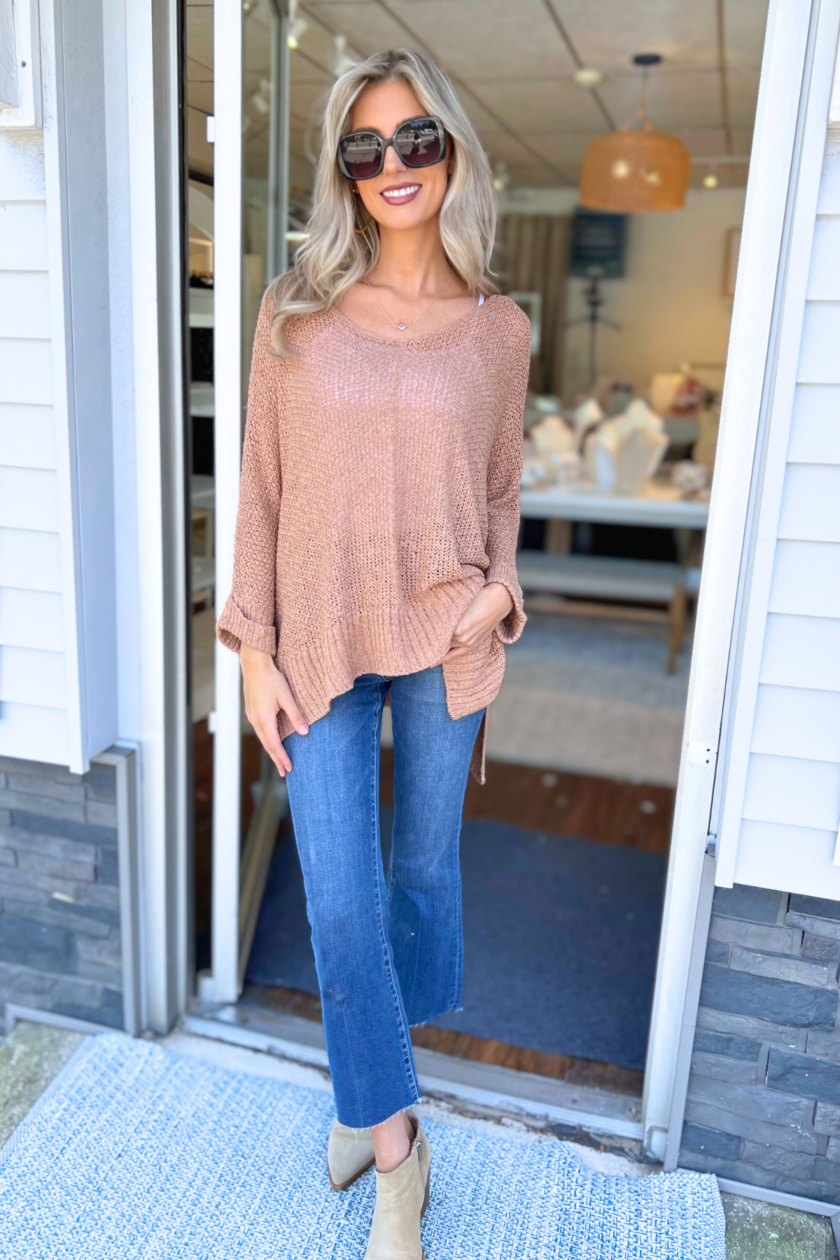 ADORA - Loose Fit V-Neck Boyfriend Sweater, Camel