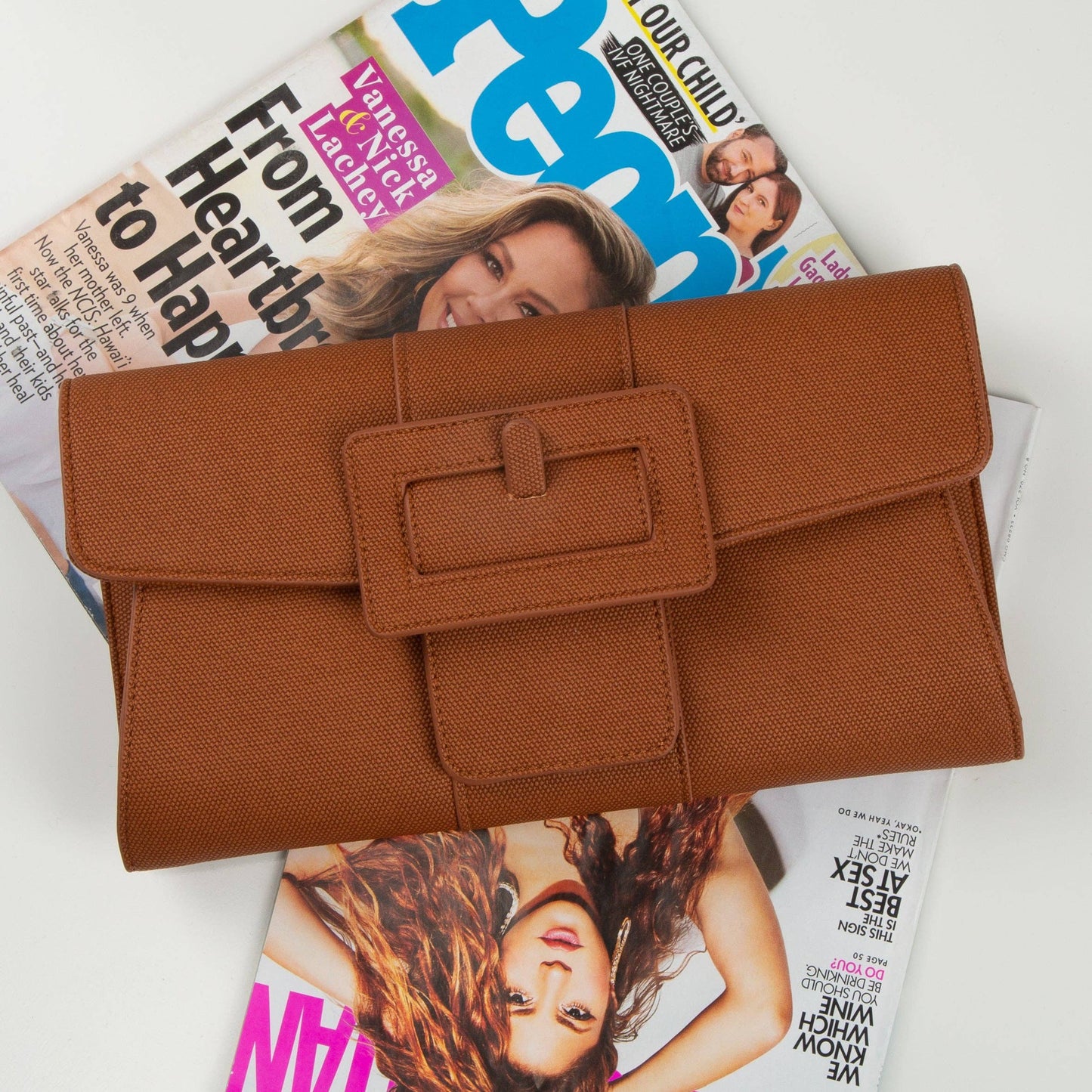 JNBFASHION.COM - Synthetic Leather Belted Envelope Clutch