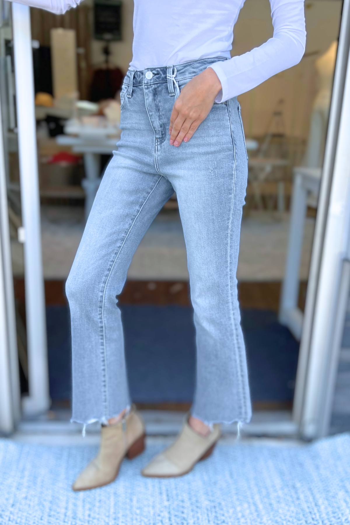 Lovervet by VERVET - HIGH RISE UNEVEN RAW HEM KICK FLARE JEANS LV1831
