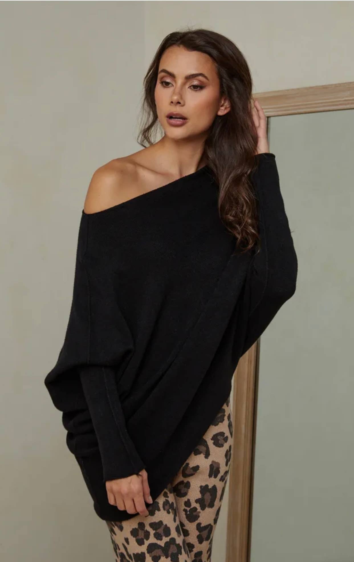 LÉA & LUC - ASYMETRICAL CASHMERE BLEND SWEATER (SHIPS IN 3-4 WEEKS)