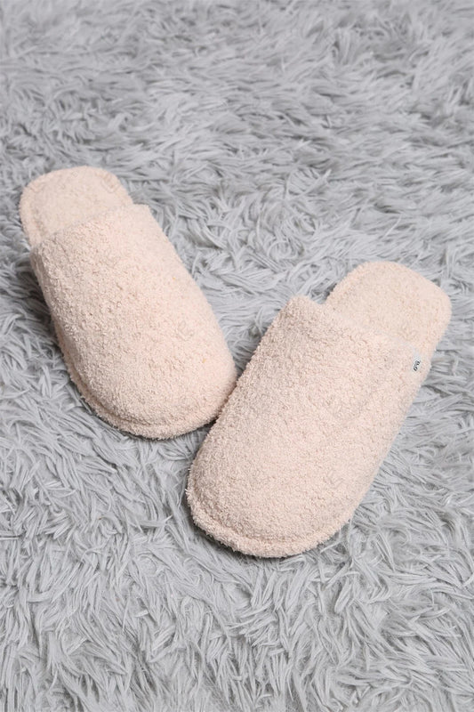 Comfy Luxe, Slippers, OG Solid Closed Toe, Multiple Colors (SHIPS IN 1-2 WEEKS)