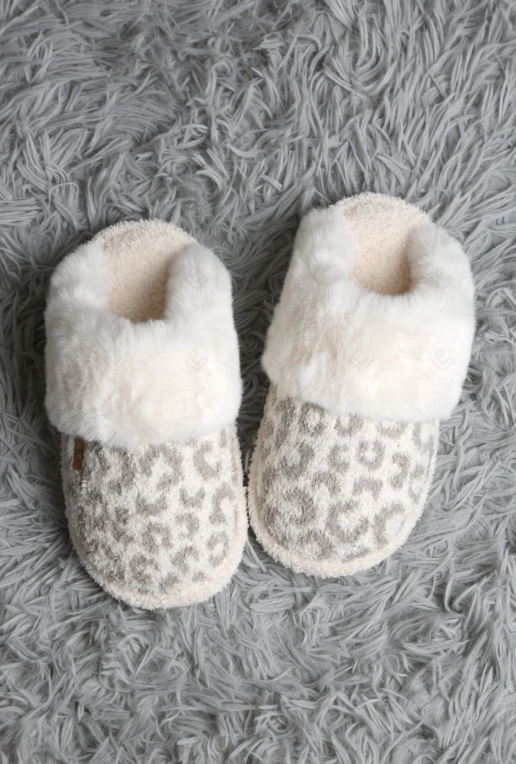 Comfy Luxe, Faux Fur Luxe Soft Mule Slipper, LEO, Grey (SHIPS IN 1-2 WEEKS)