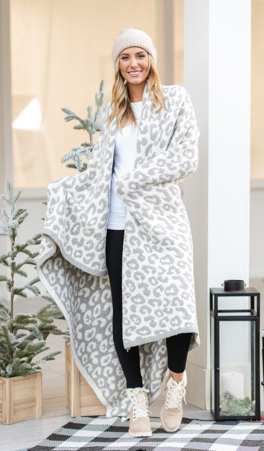 Comfy Luxe Solid Knit Blanket, OG Leo Print, Grey (SHIPS IN 1-2 WEEKS) (Copy)