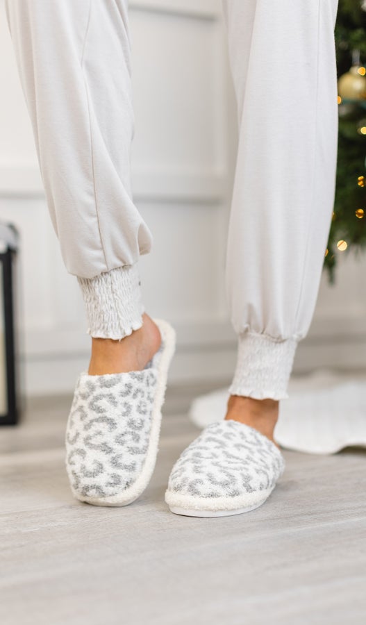 Comfy Luxe, Closed Toe Slippers, OG Leo, Multiple Colors (SHIPS IN 1-2 WEEKS)